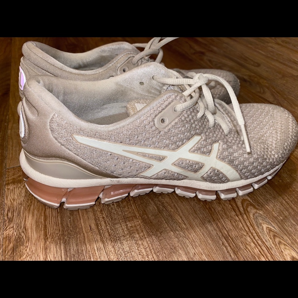 ASICS - Picture 2 of 6
